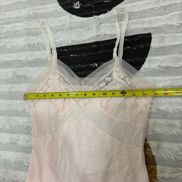 Gorgeous vintage pale pink embroidered slip / nightgown 34/ S/ slip dress - Picture 8 of 10